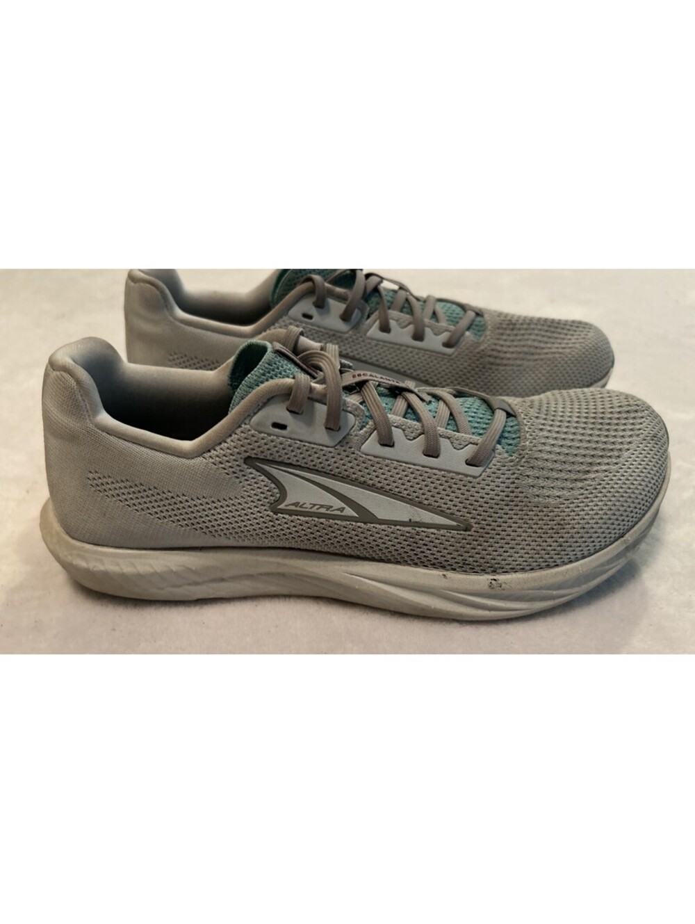 Altra Escalante 4 Women’s Size 8.5 Gray White Athletic Running Shoes Sneakers